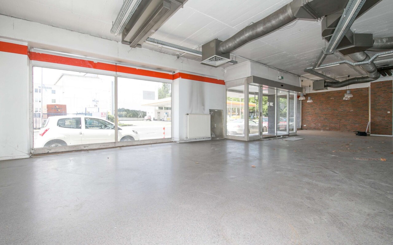 MG-Rheydt: keine Käuferprov. – gr. Ladenlokal mit gr. Lagerfläche an der Odenkirchener Straße