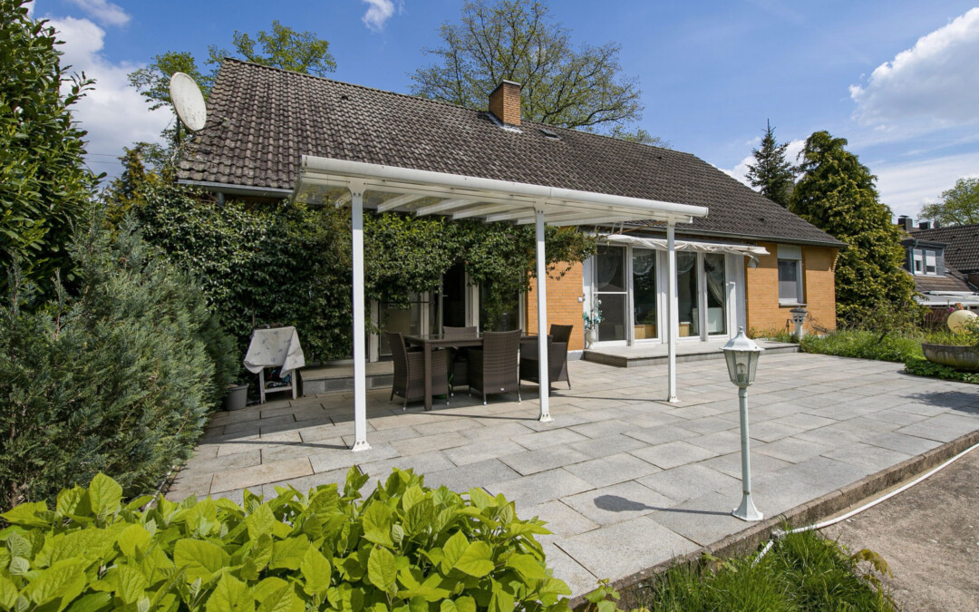 Willich Anrath: Bungalow mit ausbauf. DG u. Keller